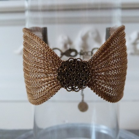 Bracelet manchette large cotte de maille or vieilli