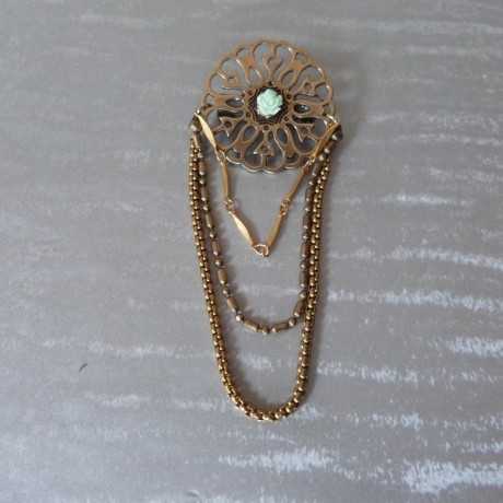 Broche large estampe perle petite rose et tombé de chaînes fantaisie